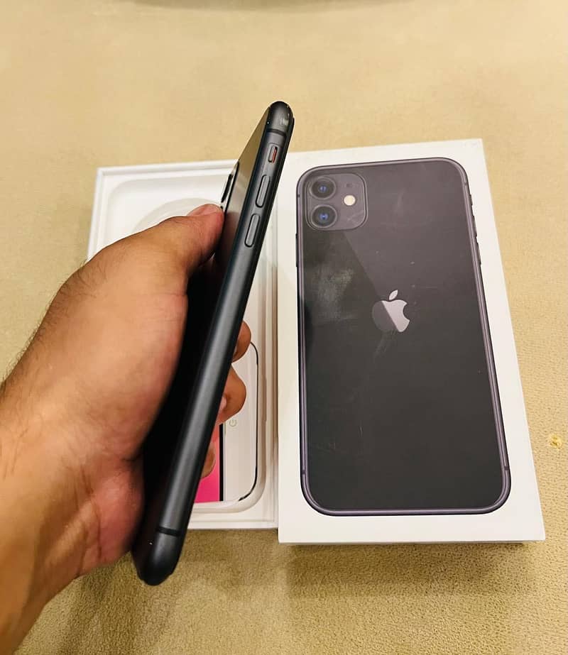 Apple iPhone 11 4