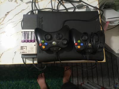 BRAND NEW XBOX CONTROL. XBOX 360. WITH 135 GAMES
