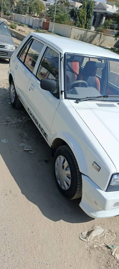 Daihatsu Charade, manual k peso me automatic car with AC in mint condi