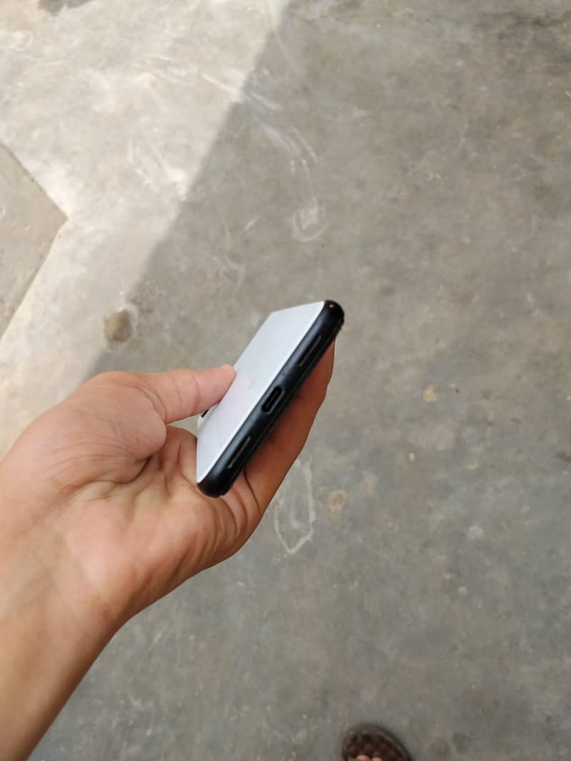 Google Pixel 4 3
