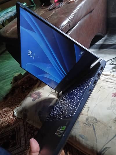 HP Victus Ryzen 5