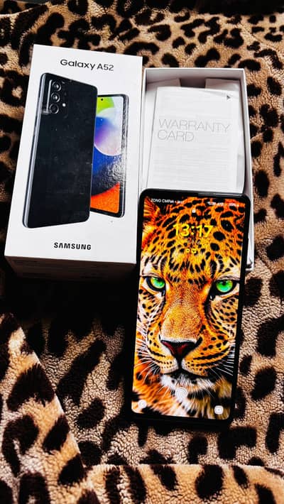 Samsung Galaxy A52 With Completed Accessories 8/128