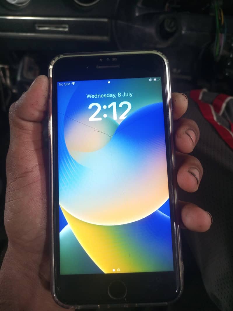 Apple iPhone 8 Plus 1