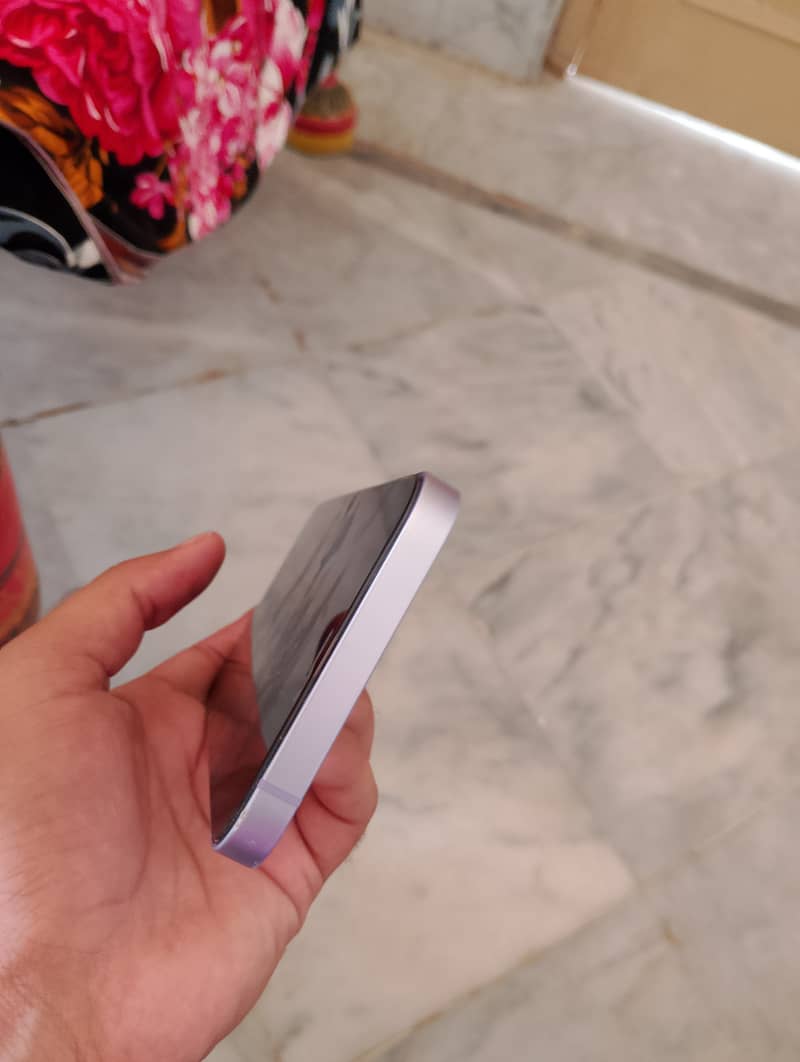 Apple iPhone 12 2