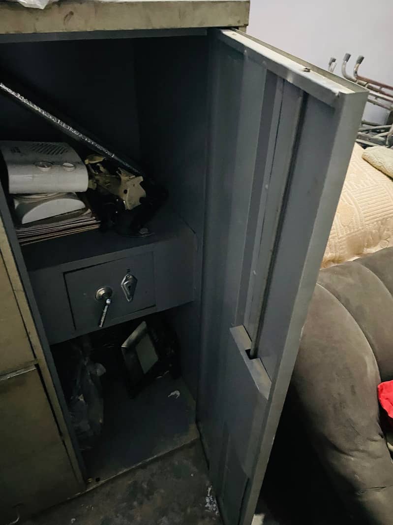 Locker 1