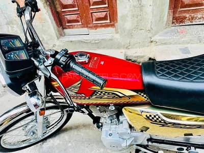 Honda 125 Gold 2025
