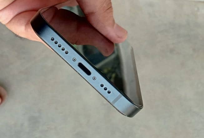 Apple iPhone 13 3