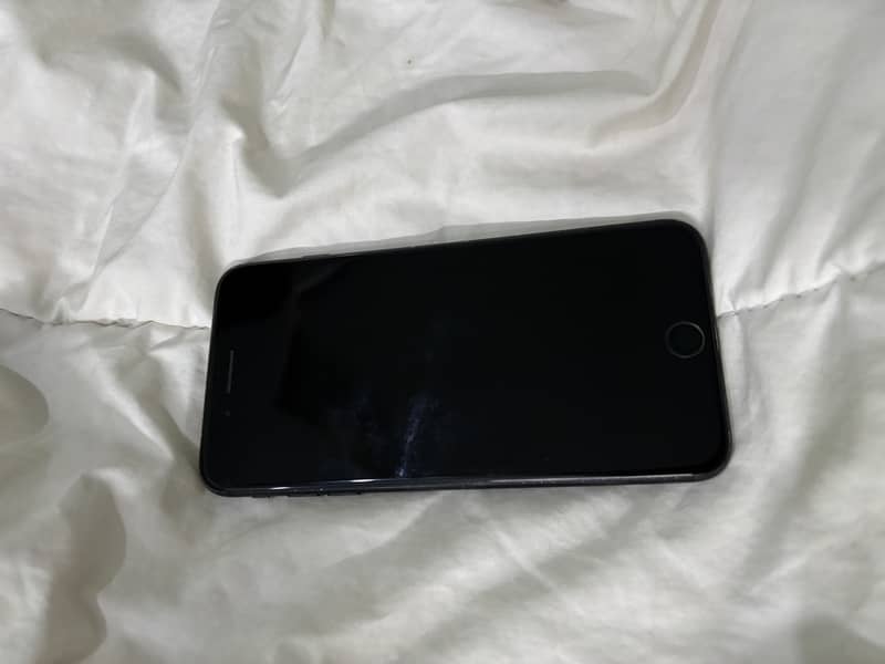 Apple iPhone 7 Plus 0