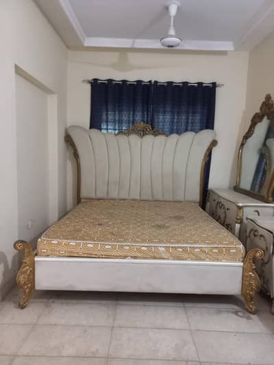 King Size Bed Set with Mattress – Zartash
