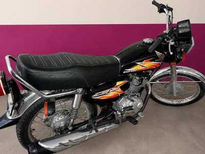 Honda CG 125 125cc - Genuine - Model 2021 - Karachi Registered
