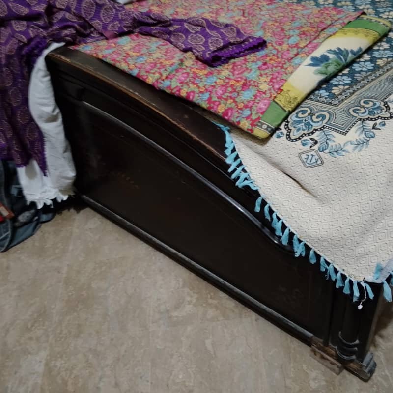 bed with dressing table 3