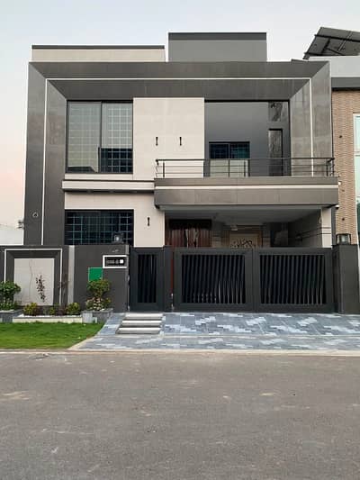 Modren 8 Marla House |Near To Mosque,Park & School |For Sale in Bahria Orchard Block B Phase 2Lahore