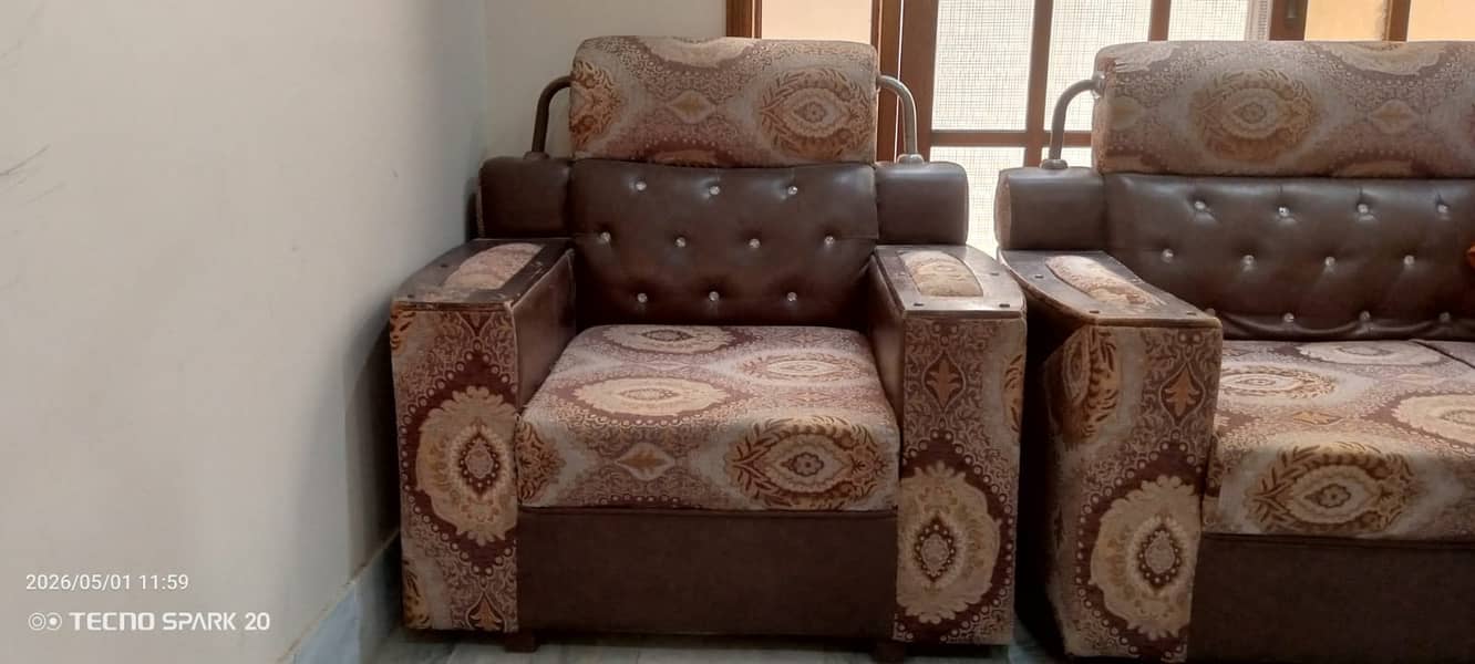 Sofas new condition he 2