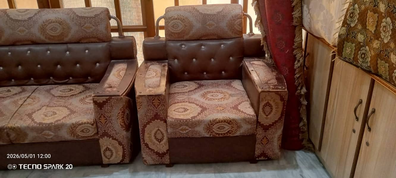 Sofas new condition he 3