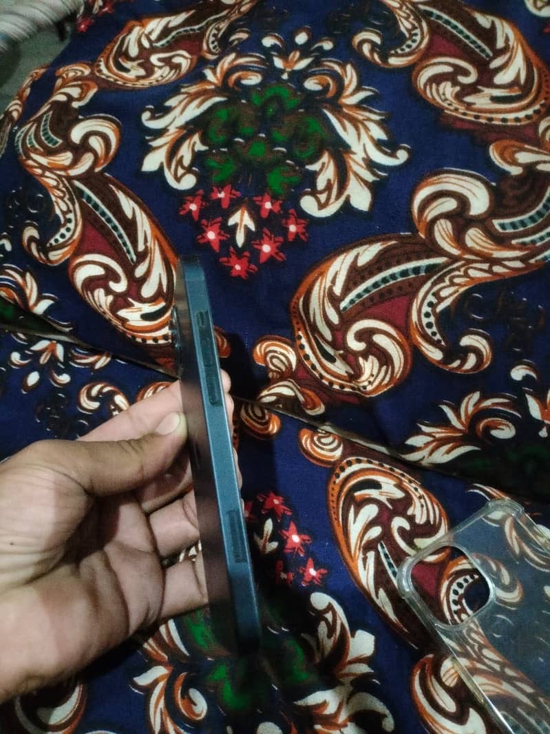 Apple iPhone 13 1
