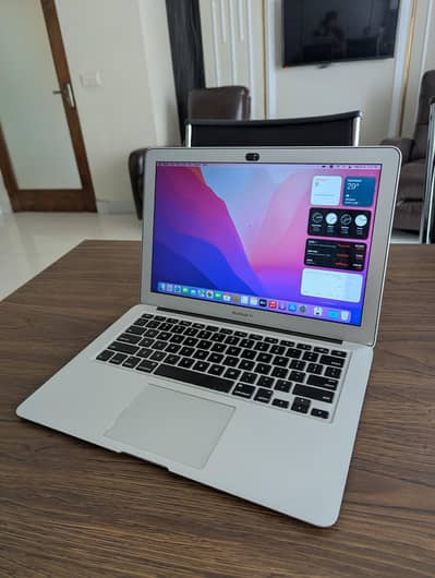 Apple MacBook Air 13-inch 2017 | Core i5 | 8GB RAM | 256GB SSD