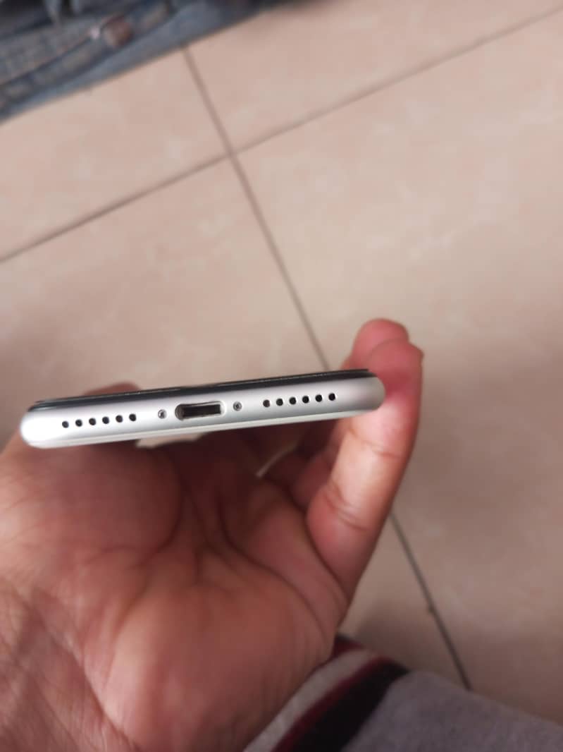 Apple iPhone SE 0