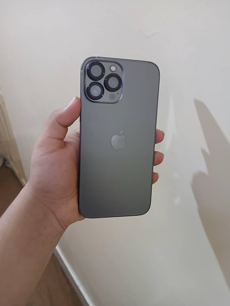 Apple iPhone 13 Pro Max 1