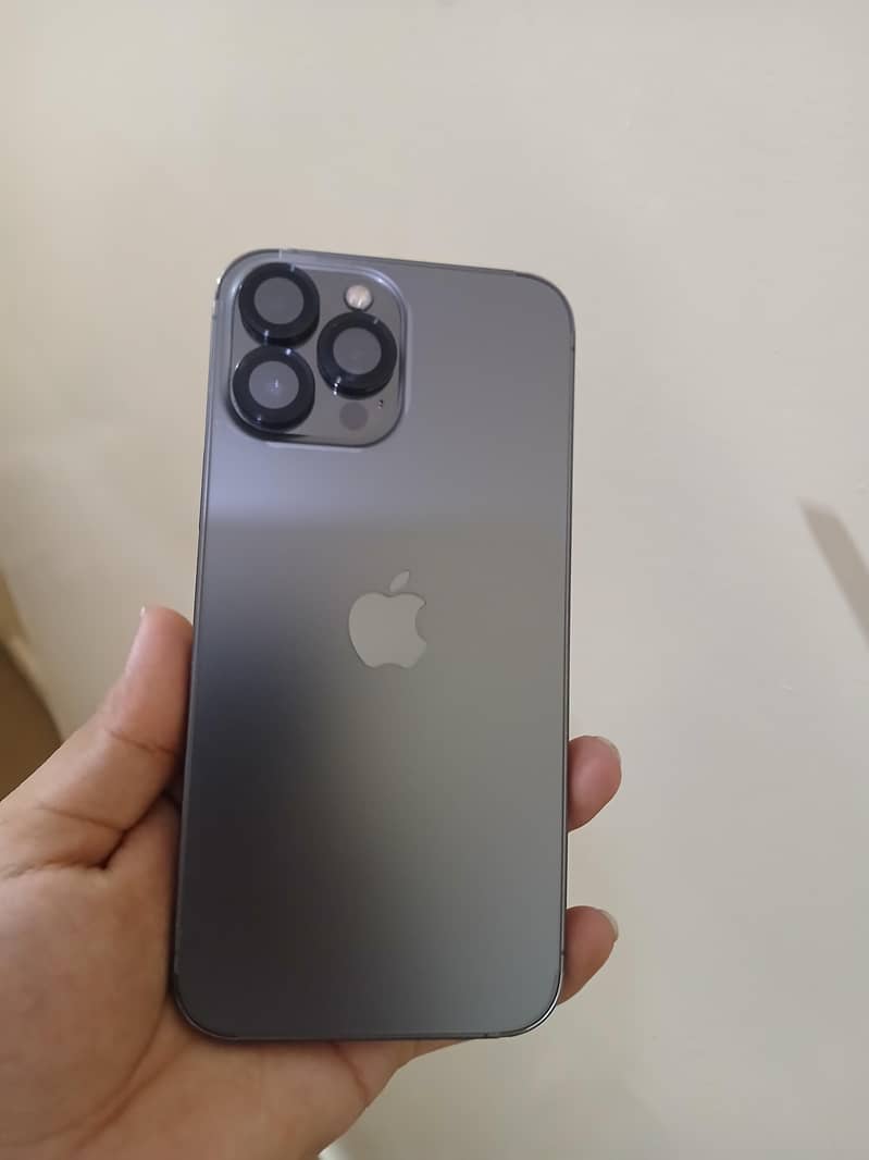 Apple iPhone 13 Pro Max 3