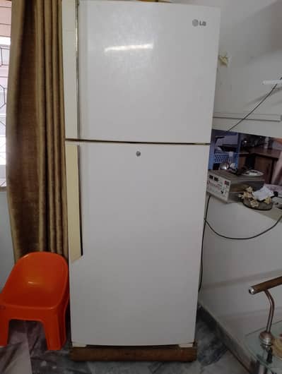 Refrigerator & Freezer