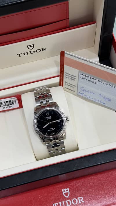 Tudor Glamour Date