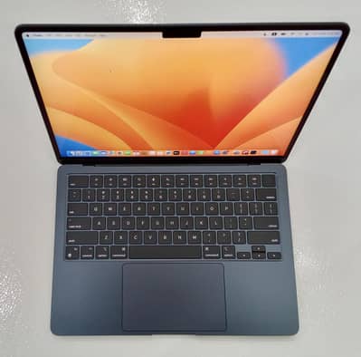 MacBook Air M2 13" 8GB RAM 512GB SSD | 10/10 | Original Box Charger