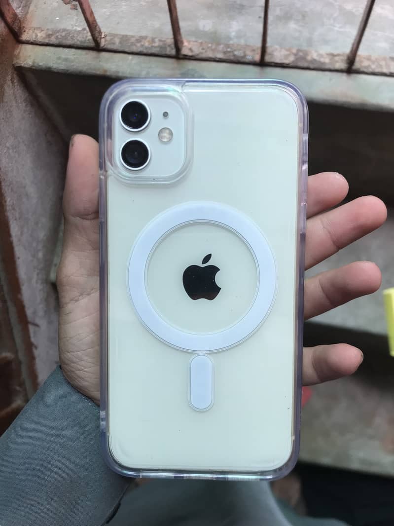 Apple iPhone 11 0