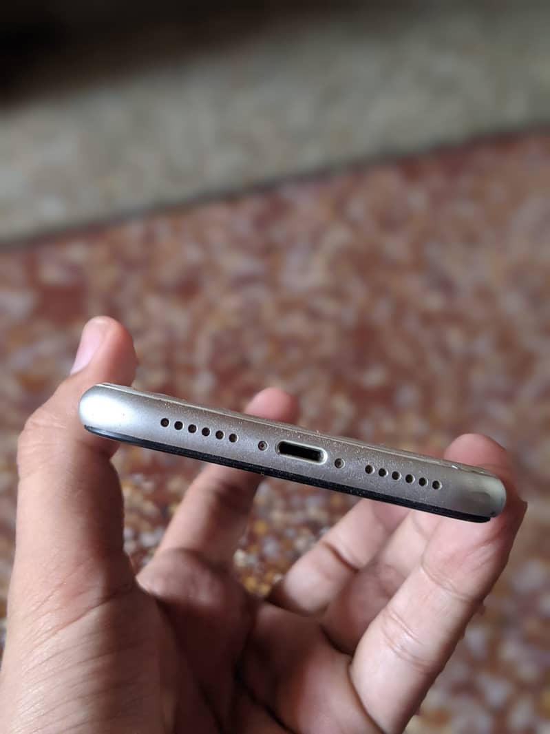 Apple iPhone 11 6