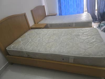 2 single beds
