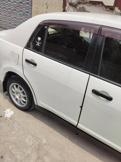 Nissan Tiida 2008