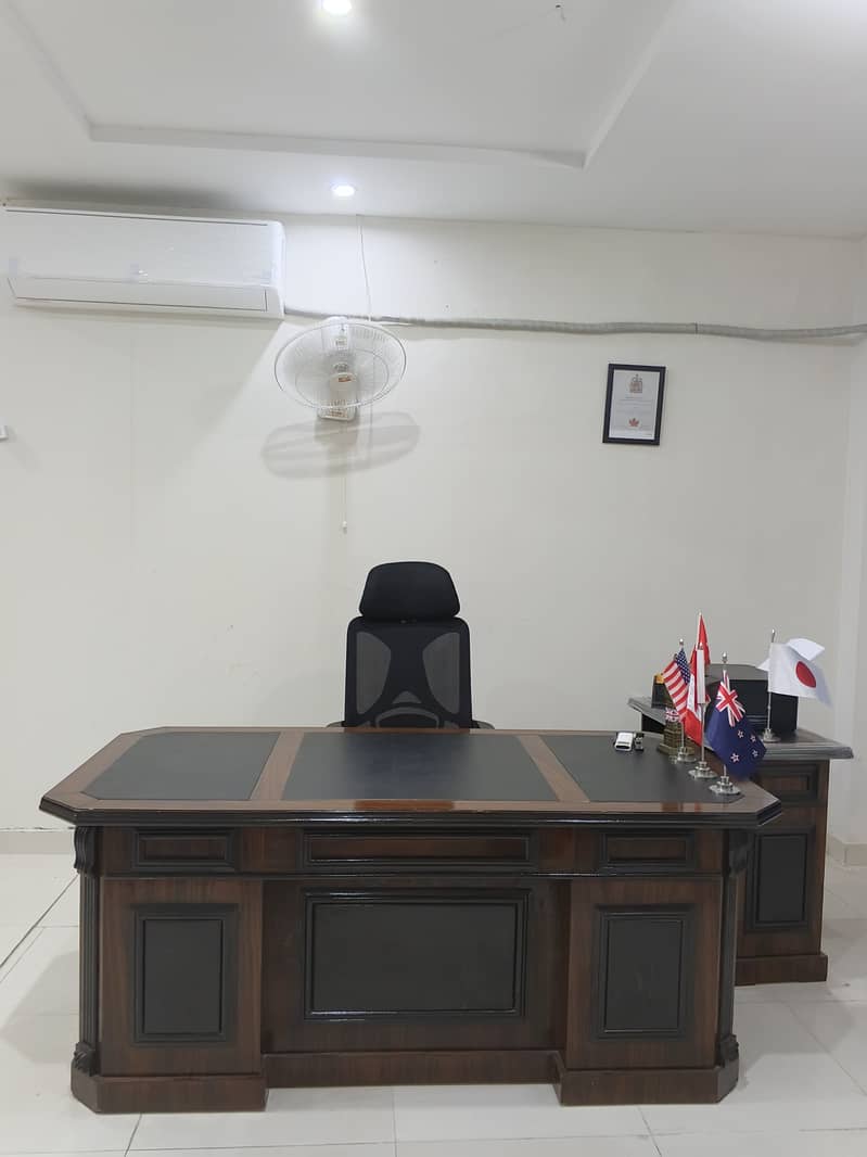 Office Executive table 4
