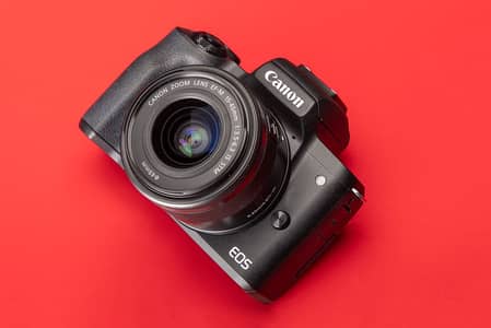 Canon EOS M50 Mark II Mirrorless Camera + 15-45mm Lens - Complete Pack