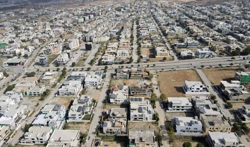 1kanal level plot heighted street sec G DHA 2 for sale