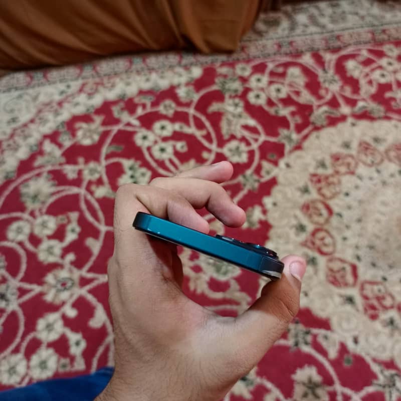 iPhone 14 6