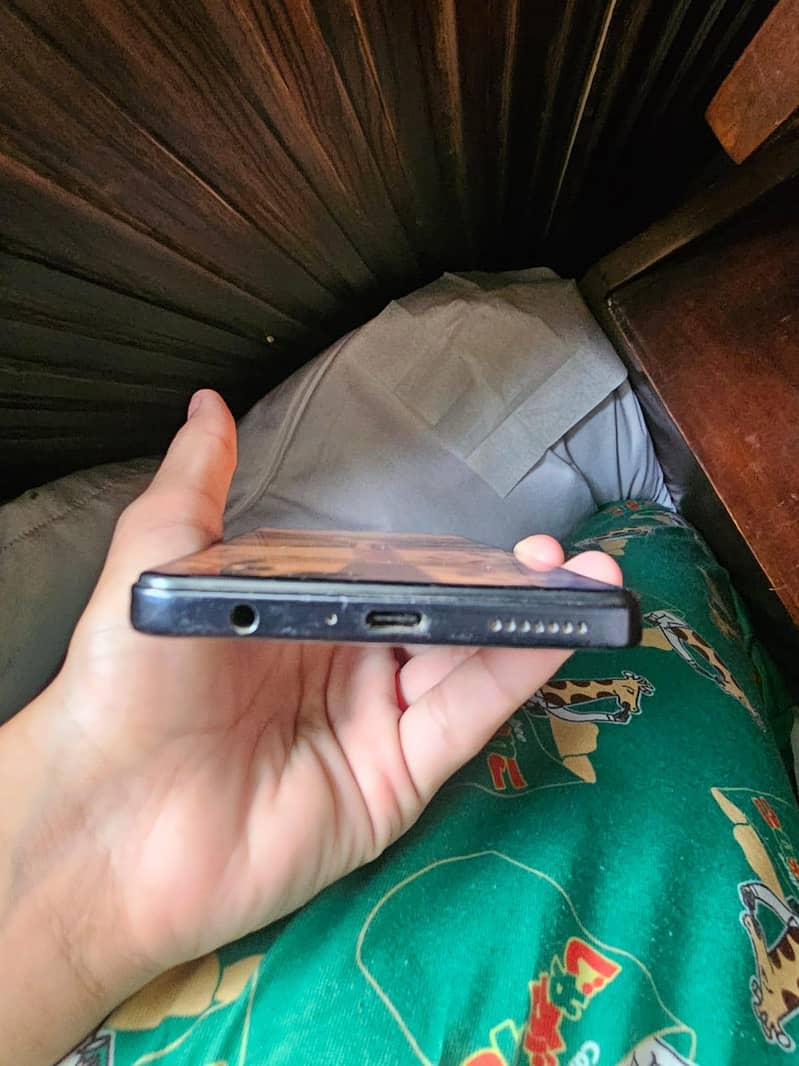 Tecno Camon 19 7