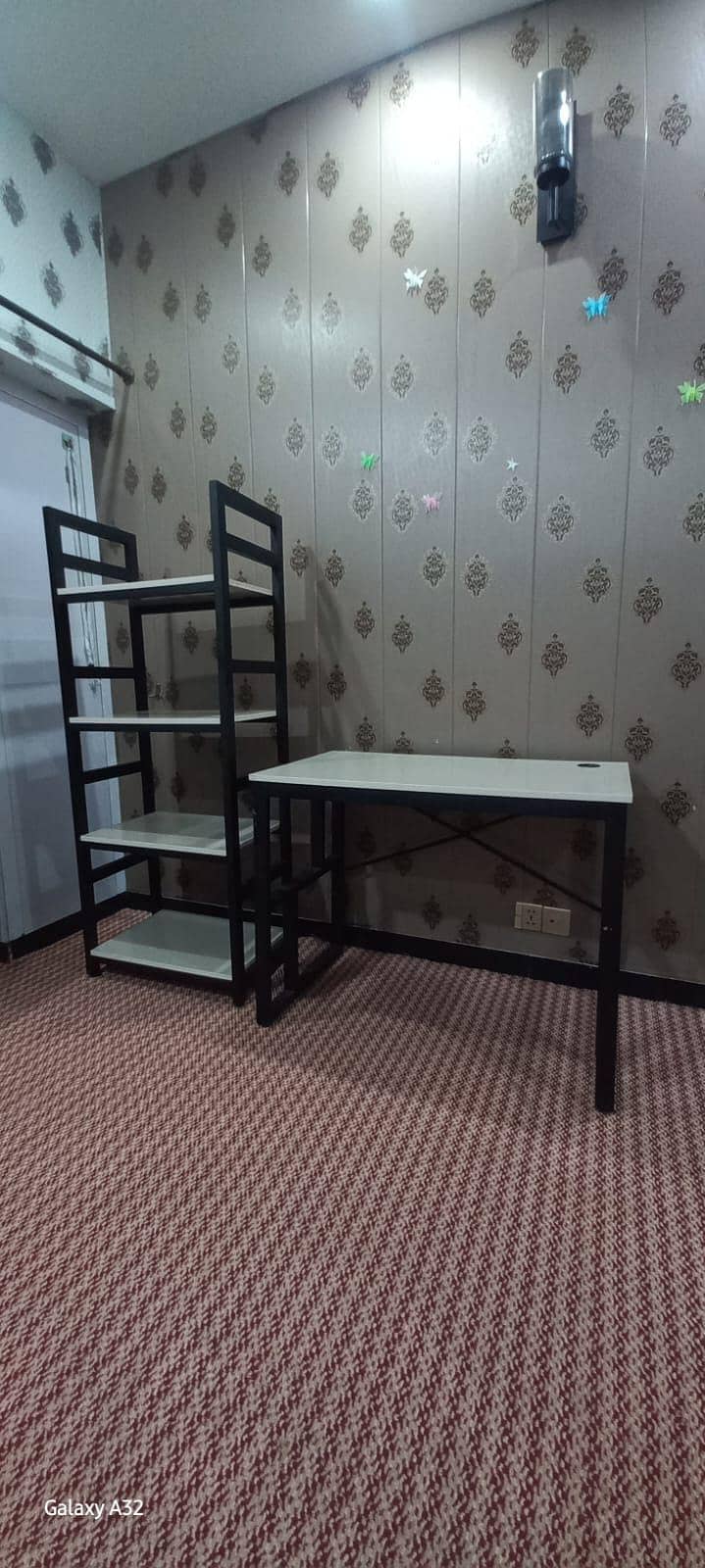 Computer table with rack 0