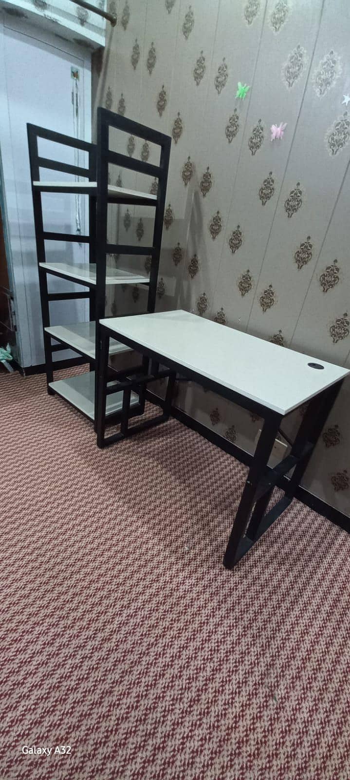 Computer table with rack 4