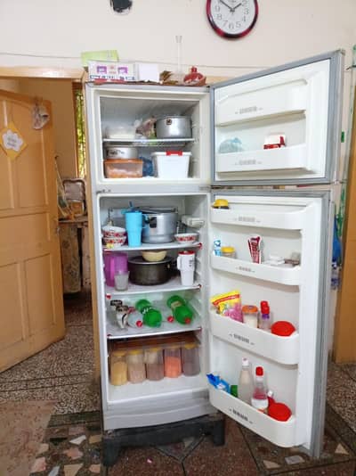 Dawlance fridge available for sale