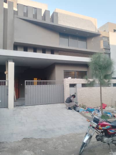 5 marla dauble story house for sale