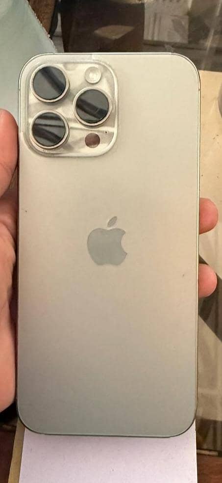 Apple iPhone 16 Pro Max 2