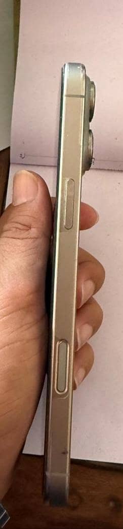 Apple iPhone 16 Pro Max 5