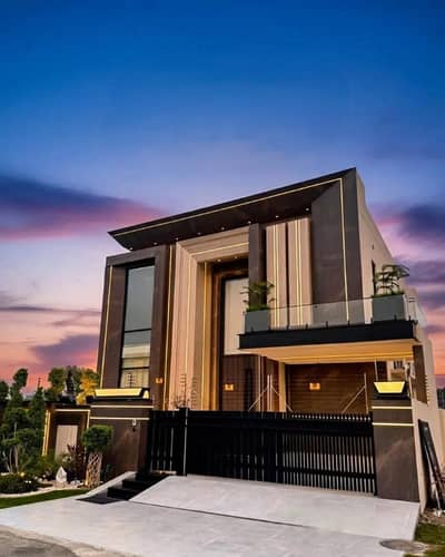 1 KANAL EYE CATCHING SUPERB LUXURY BUNGALOW FOR SALE On TOP LOCATION