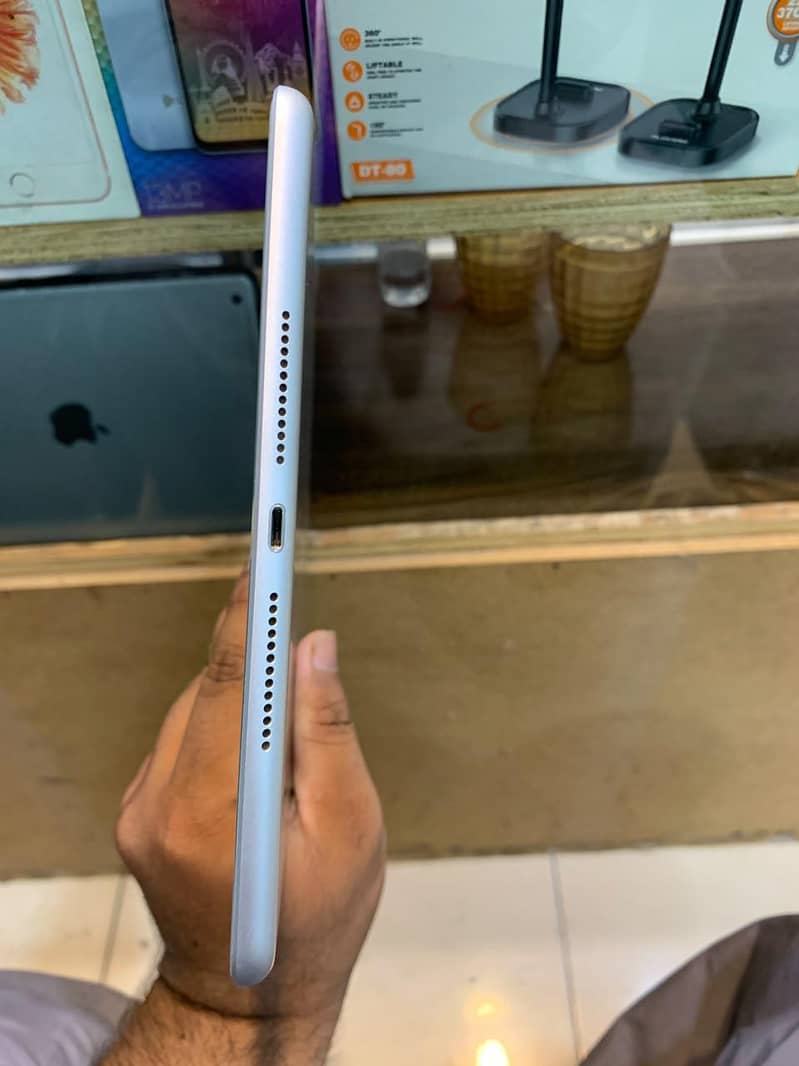 iPad 7 4