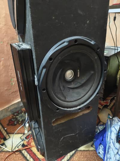 Subwoofer and speakers with amplifier 4 channel