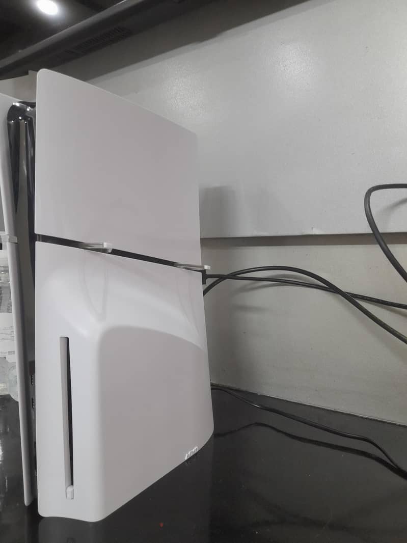 ps5 slim 4