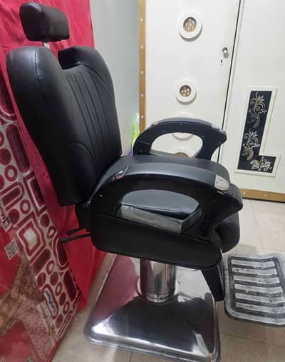 barber / parlour / chair