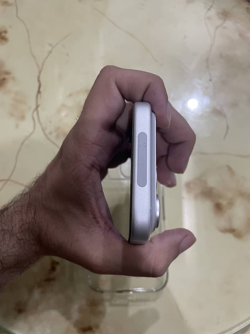 Apple iPhone 17 Pro with sim time 2
