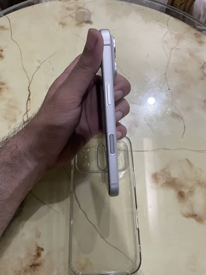Apple iPhone 17 Pro with sim time 3