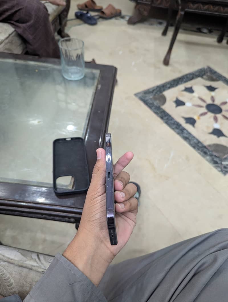 Apple iPhone 14 Pro 3