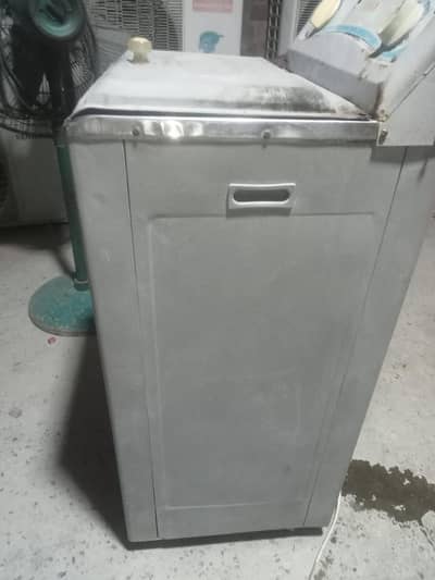 choice spin Dryer for sale side loder used good condition Lahore